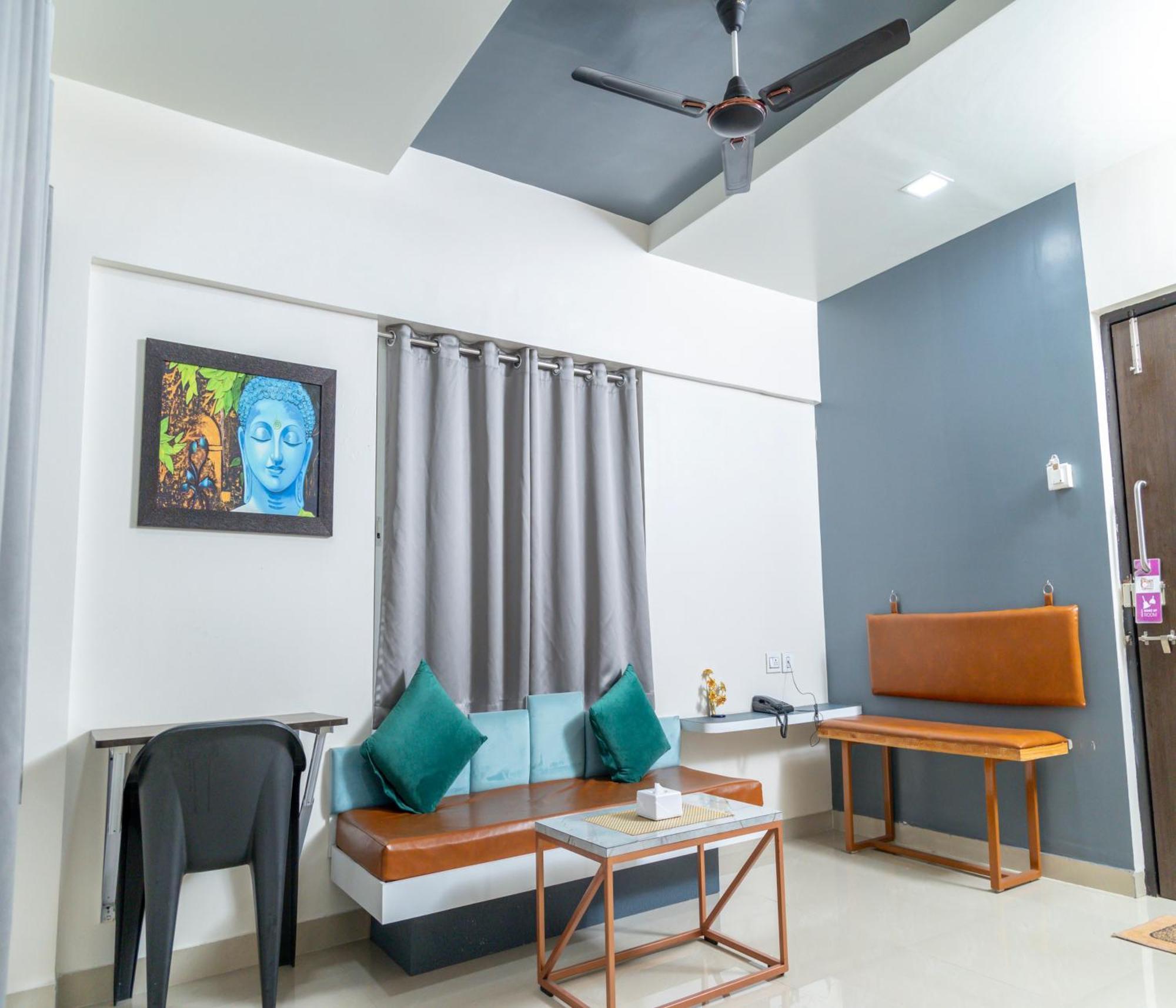 Copper 11 Service -sb Road, Shivaji Nagar, Pune