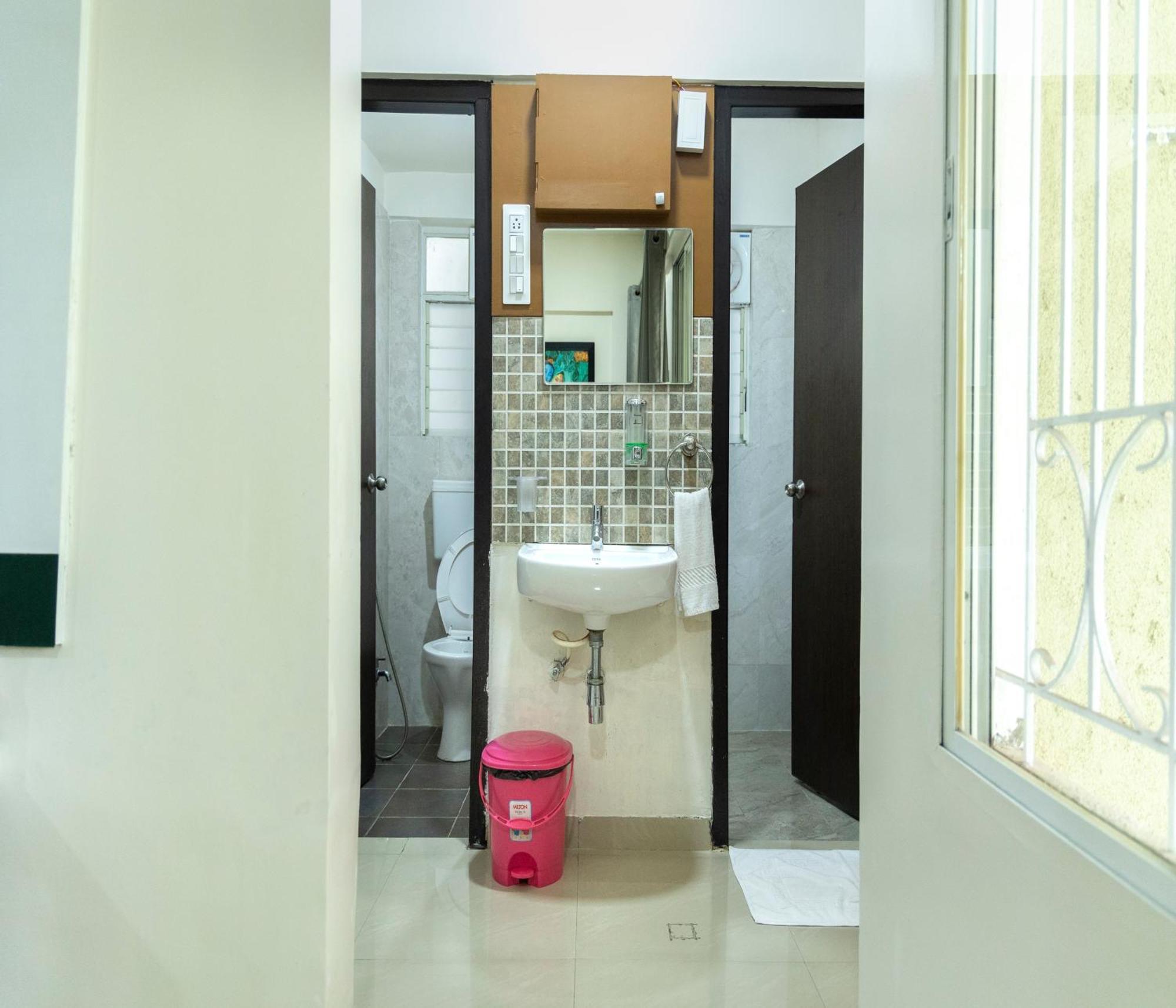 Copper 11 Service -sb Road, Shivaji Nagar, Apartment Pune