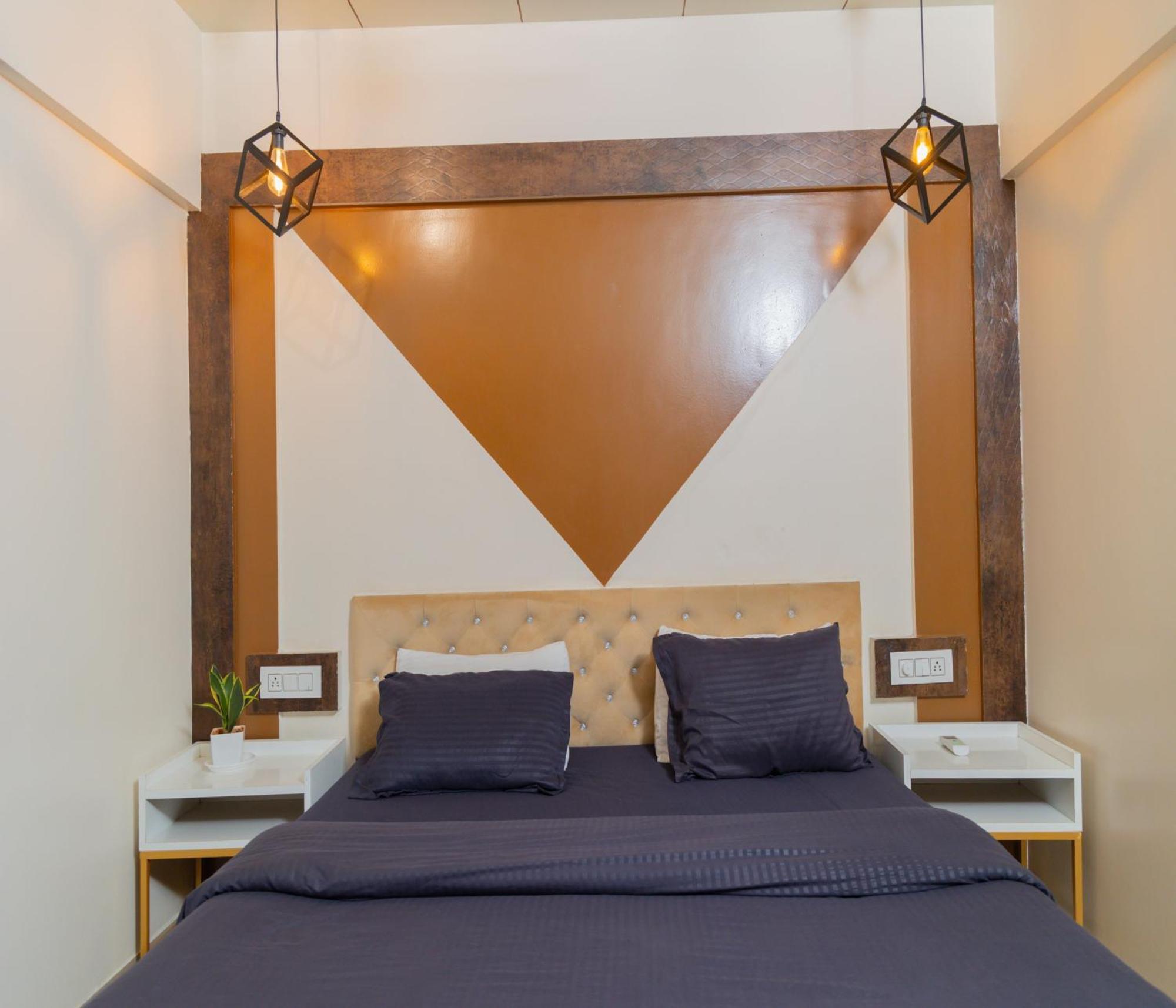 Copper 11 Service -sb Road, Shivaji Nagar, Pune