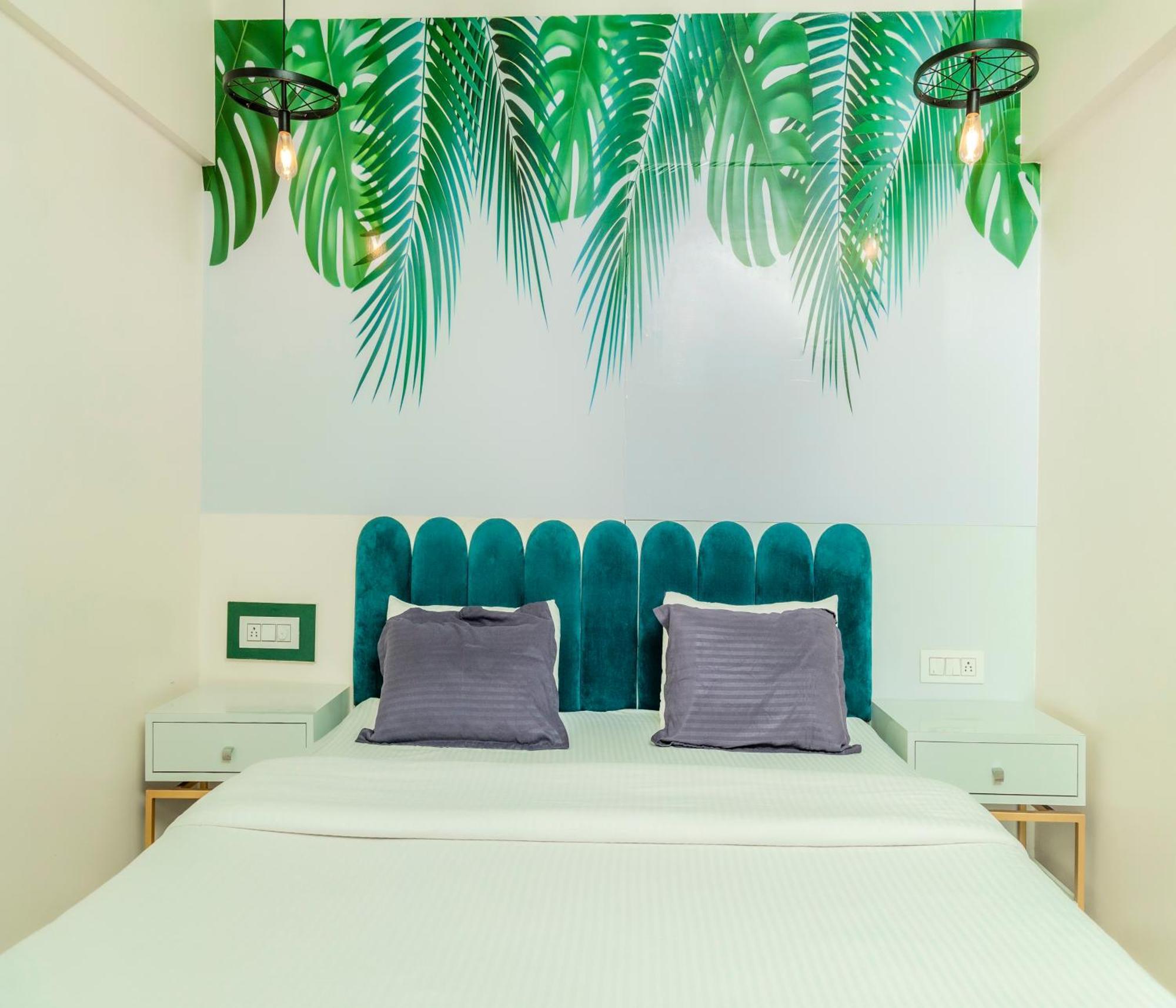 Copper 11 Service -sb Road, Shivaji Nagar, Apartment *